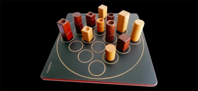 Quarto ! : raisonnement combinatoire et strategie | Tangente