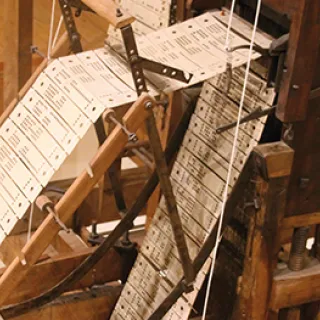 Les commandes par cartes perforéesDe Jacquard à Hollerith